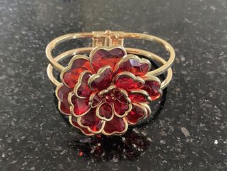 Women’s bracelet