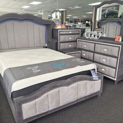 Gray Bedroom Set 5pc For Sale ( FREE MATTRESS & FREE NIGHTSTAND) furniture Assembly 