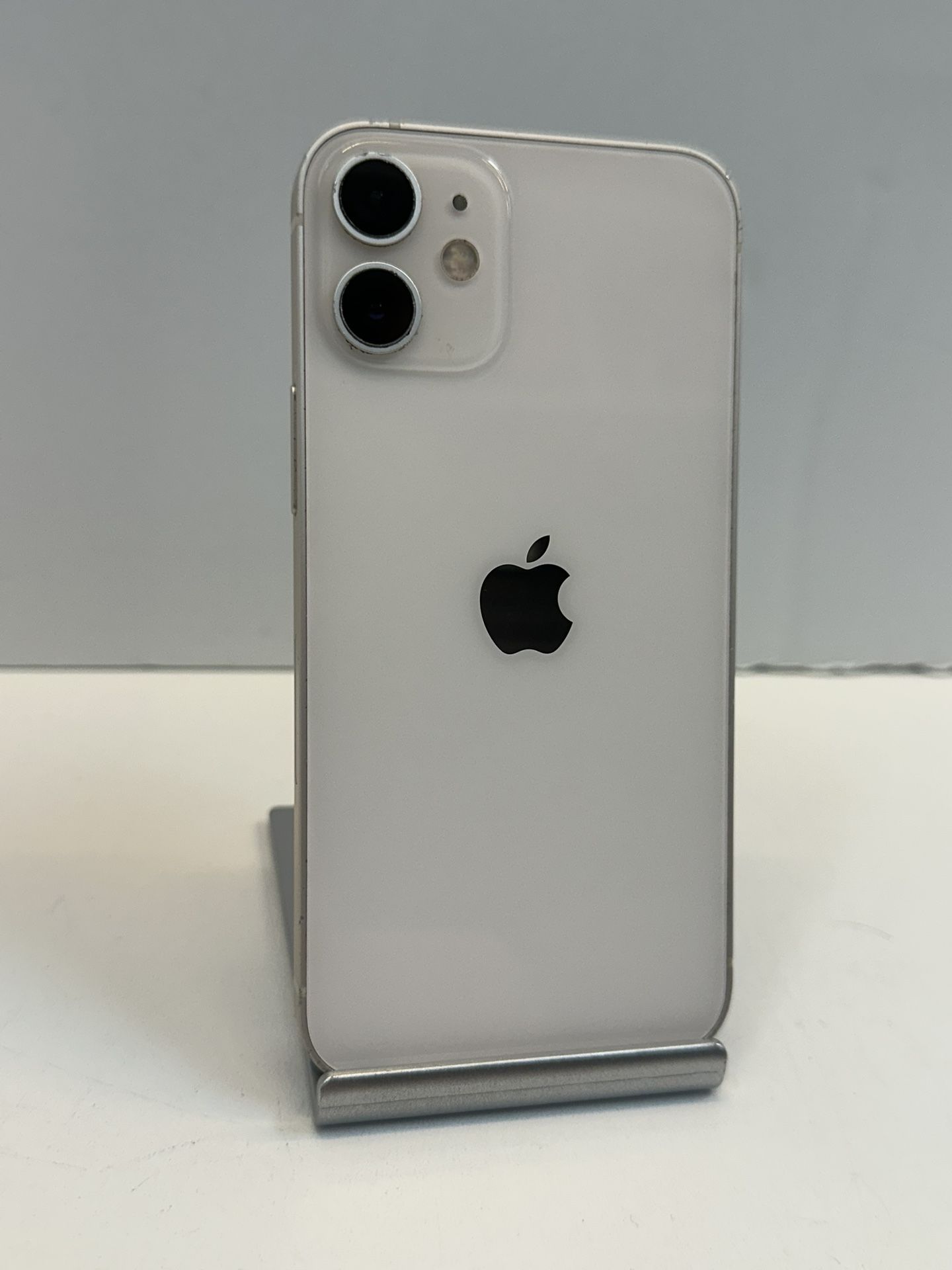 Apple iPhone 12 MINI 64gb. ( Fully Unlocked )