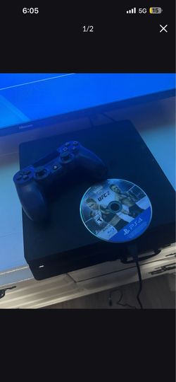 PS4 comes with ufc2 and navy blue combo
