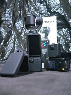 $400 | DJI Osmo Pocket 3 + Extended Battery Handle - Mint Condition