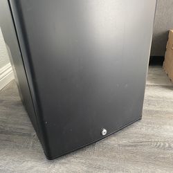 Mini Fridge | Truck Fridge | Vehicle Fridge