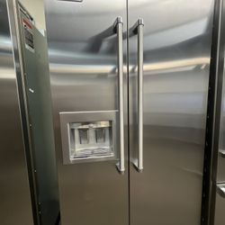 Viking 42”Wide Side By Side Refrigerator In Stainless Steel 