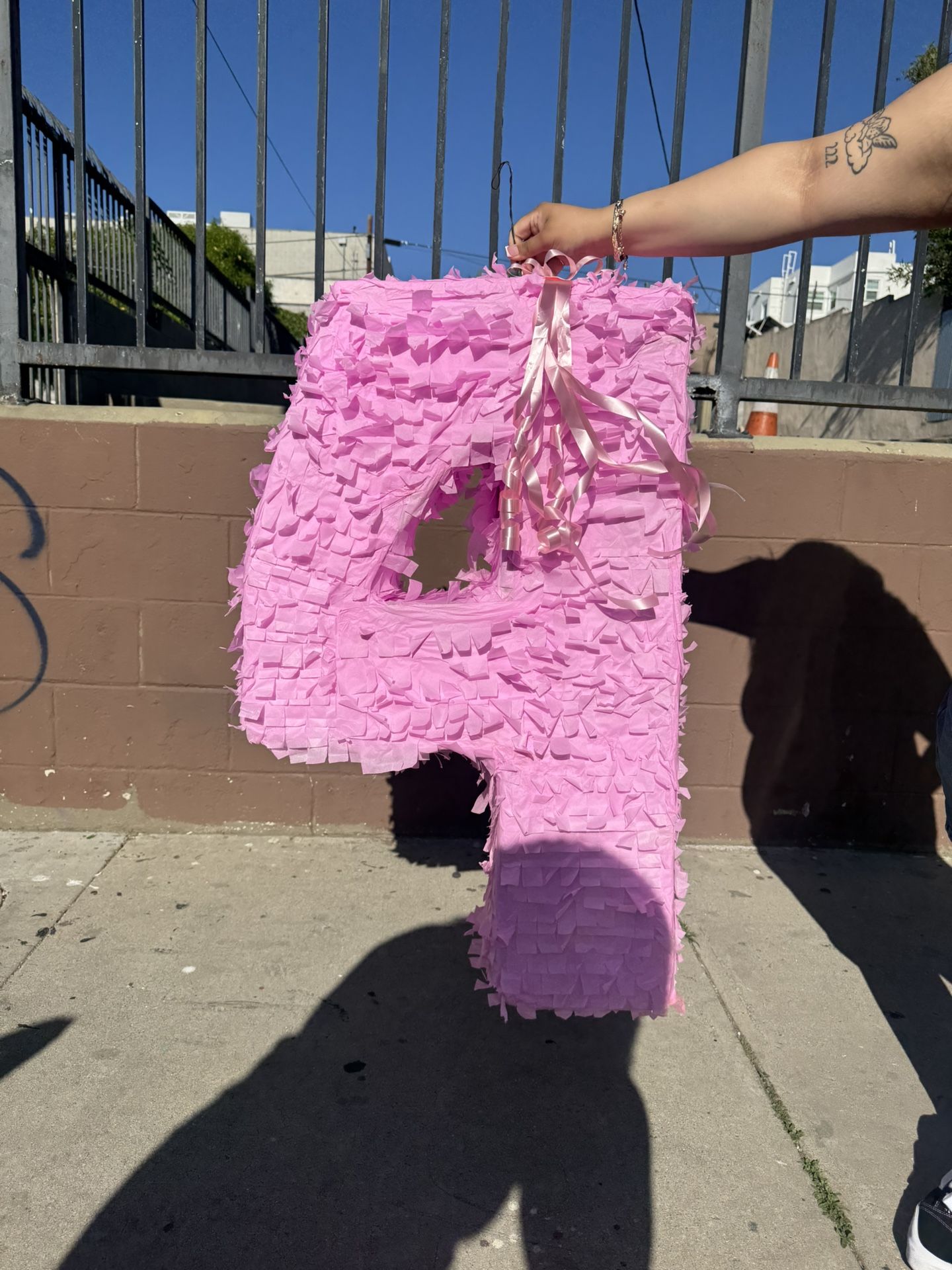 #4 pink piñata