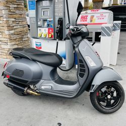 Vespa Super Sports GTS 300
