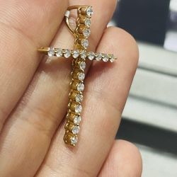 Women’s Yellow Gold Cross Pendant With 0.86ct Diamonds