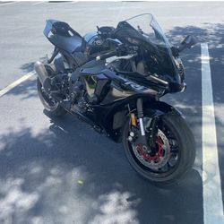 Lots Of OEM & Aftermarket Parts For 2015-2019 Yamaha R1