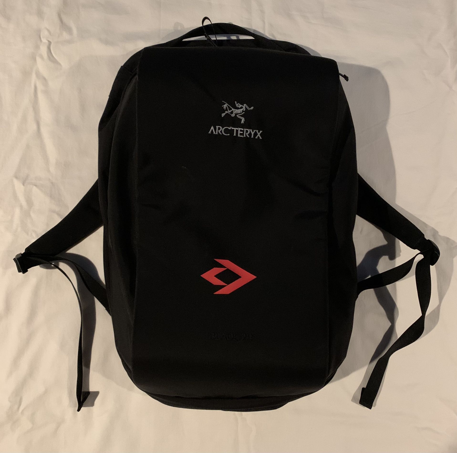 New! ARCTERYX Blade 28 Backpack / Overnight Travel Pack
