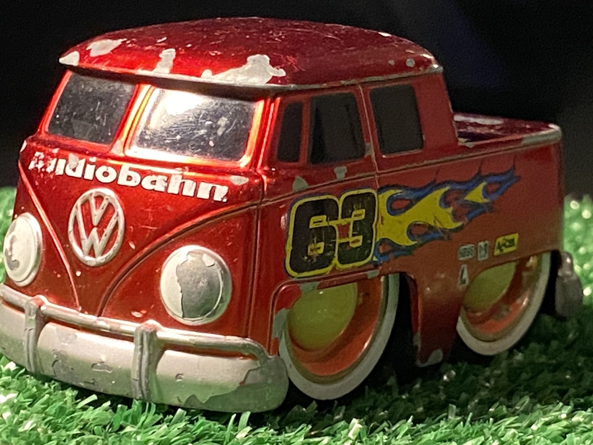 Jada Toys Chub City - 1963 Volkswagen Bus Pick Up Truck.