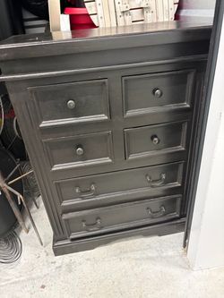Black 6-Drawer Wooden Dresser