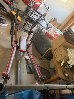 Pull up bar machine