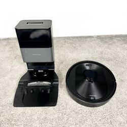 RoboRock Q5 + Smart Robot WiFi Vacuum Cleaner w/ Self Emptying Base