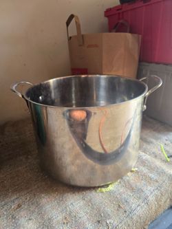 14 Quart Pot ($30 OBO)