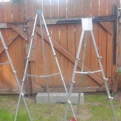 Extruded Aluminum Easels