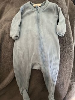 Like New Light Blue SIXX sleeper