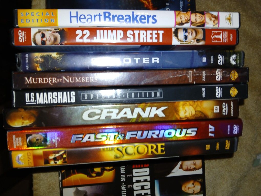 30 Dvds/ Blu Ray Discs