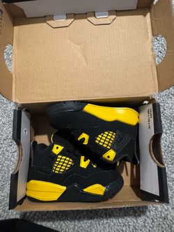 Air Jordan 4 Thunder Toddler Sneakers