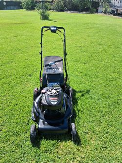 Lawnmower Craftsman Platinum Self-Propelled Briggs and Stratton Engine