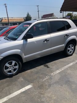 2005 Hyundai Tucson clean in side and out new tags cold ac must see $2300
