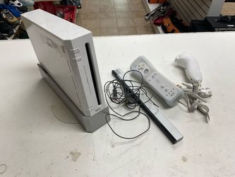 Nintendo Wii Console Bundle