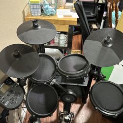 Alesis DM7X Nitro 5 Piece Mesh Kit