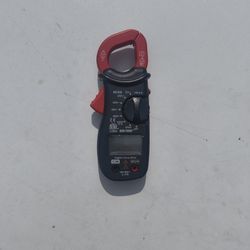 Cen-Tech Digital Clamp Meter