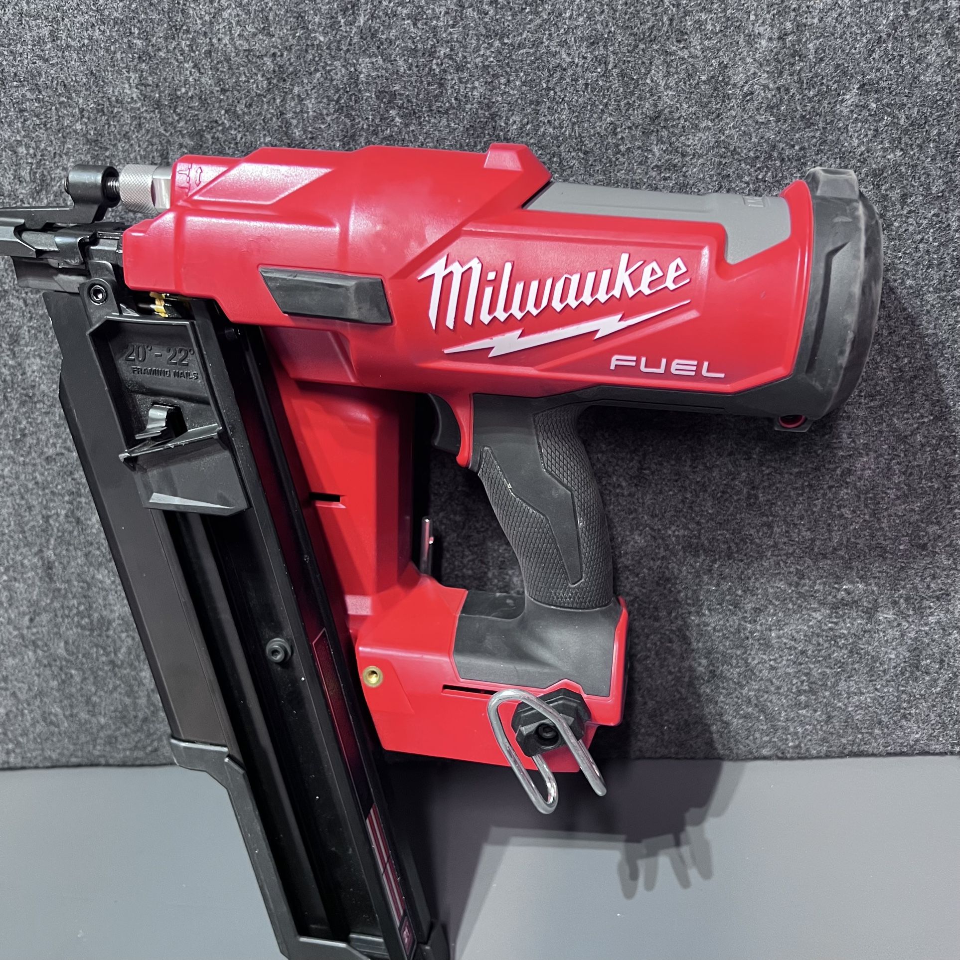 Milwaukee M18 FUEL 3-1/2 in. 18-Volt 21-Degree Lithium-Ion Brushless Cordless Framing Nailer (Tool-Only)