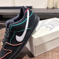 Size 9.5M Nike SB Dunk Low Bronx Girls Skate