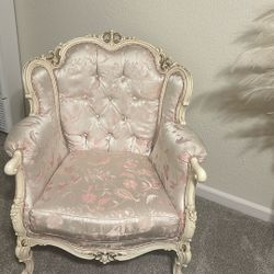 I’m selling my furniture 