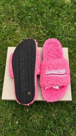 Balenciaga pink furry slides