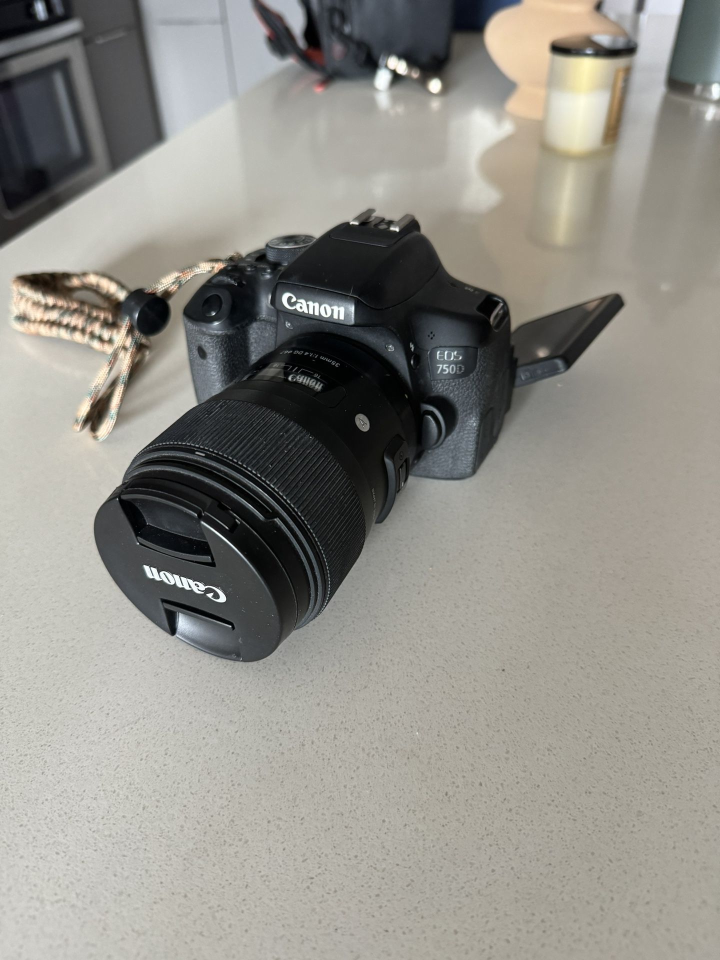  CANON EOS 750D with SIGMA 35MM LENS