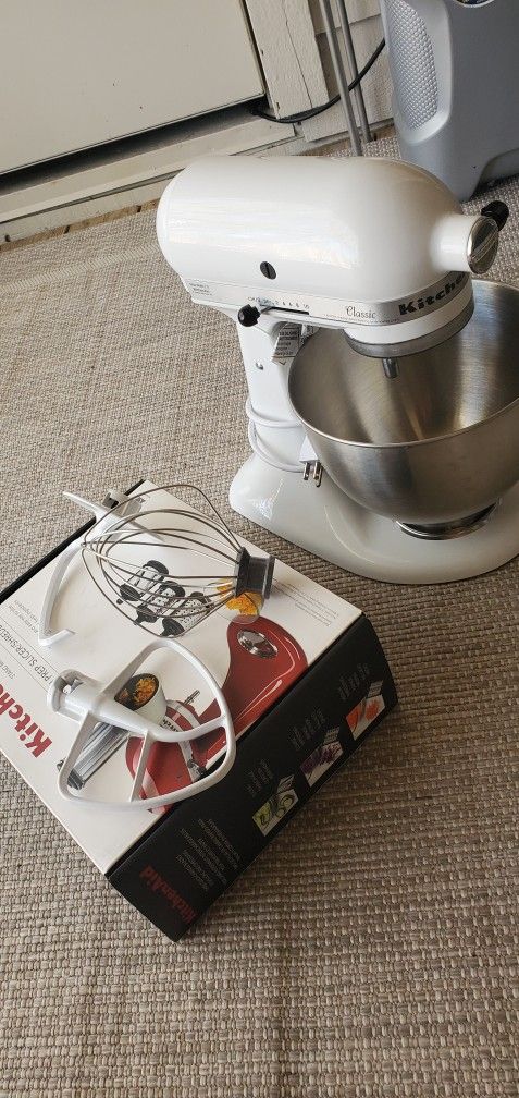 KitchenAid Stand Mixer & Slicer/shredder Bundle