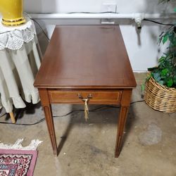 Accent End Table - Chippendale Style 