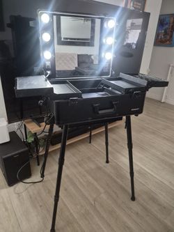 Portable Makeup Vanity