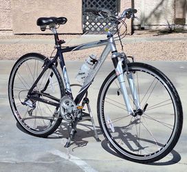 Trek Road Bike 7500 multitrak size  L on the frame