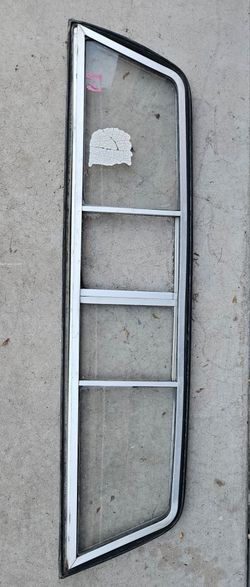 Sliding rear window