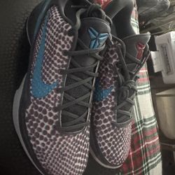 Kobe 6 Size 9