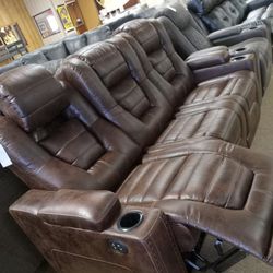 Electric Power Reclining Nice Couch With Usb