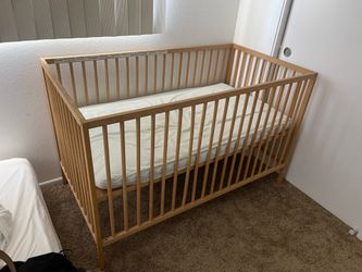 Ikea baby crib with mattress + mattress cover