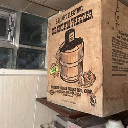 Ice cream maker freezer