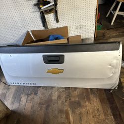 2014 Chevy Silverado 2500 Tailgate 