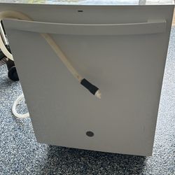 GE Energy star Dishwasher. 3 Yrs Old