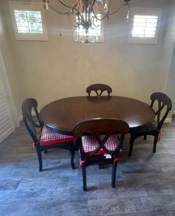Oval Extension Dining Table Set