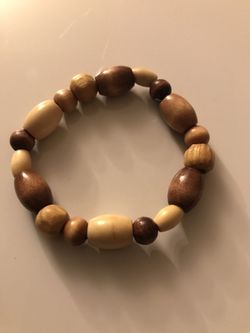 Wooden stretch bracelet