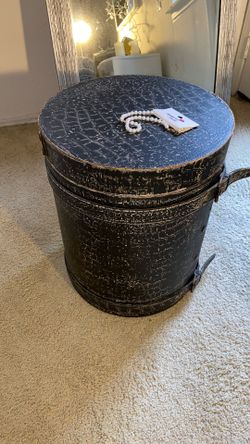 victorian Wooden Beautiful glam Barrel Trunk, Antique Collectible, Black Belt Collection Round Vintage Unique Storage