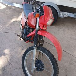 HONDA STREET LEGAL DIRT BIKE 1984 250XL