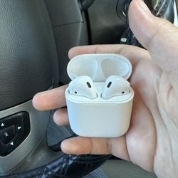 Airpods (2nd generation)