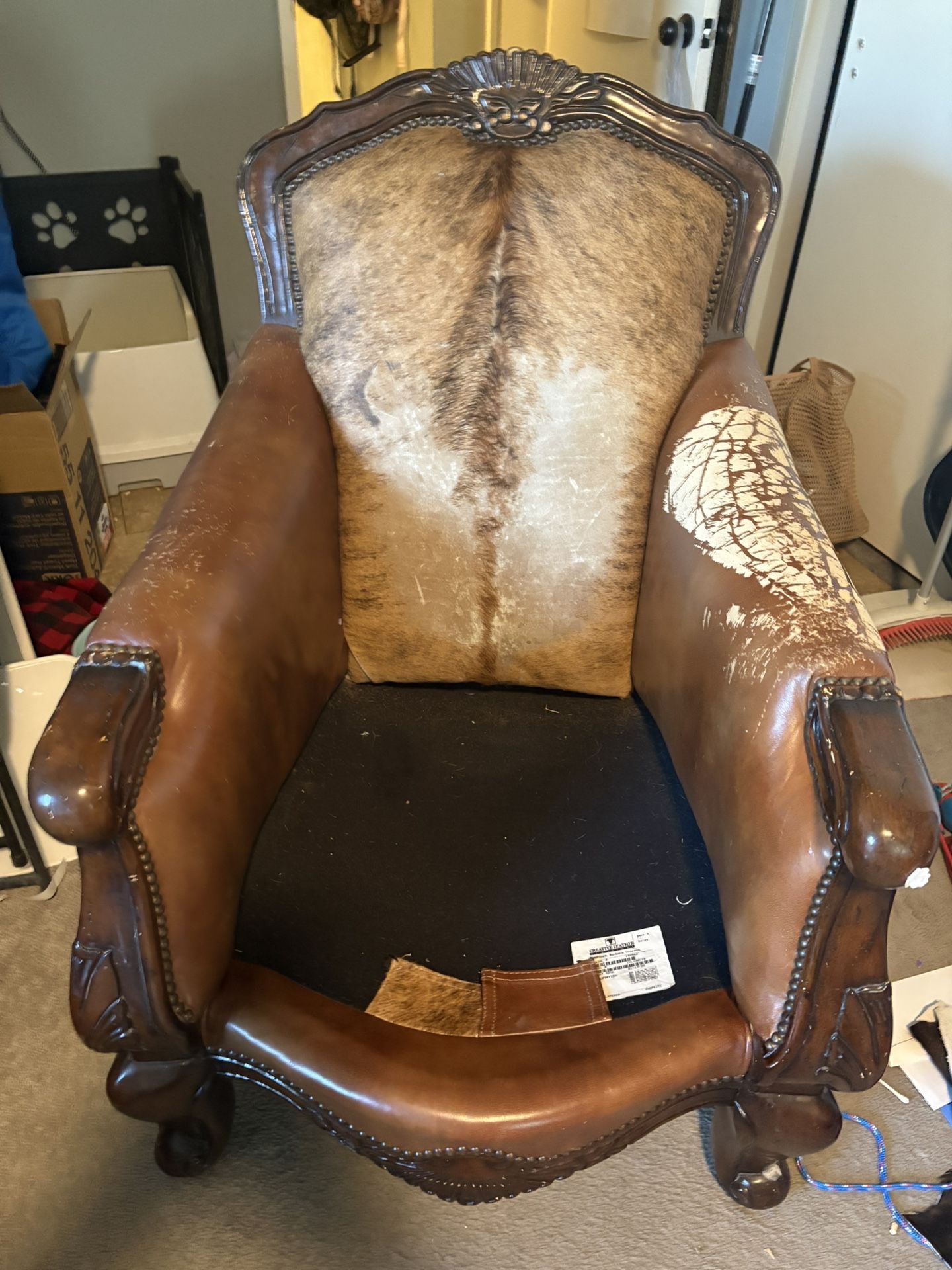 leather And Cowhide Oversized chair FREE