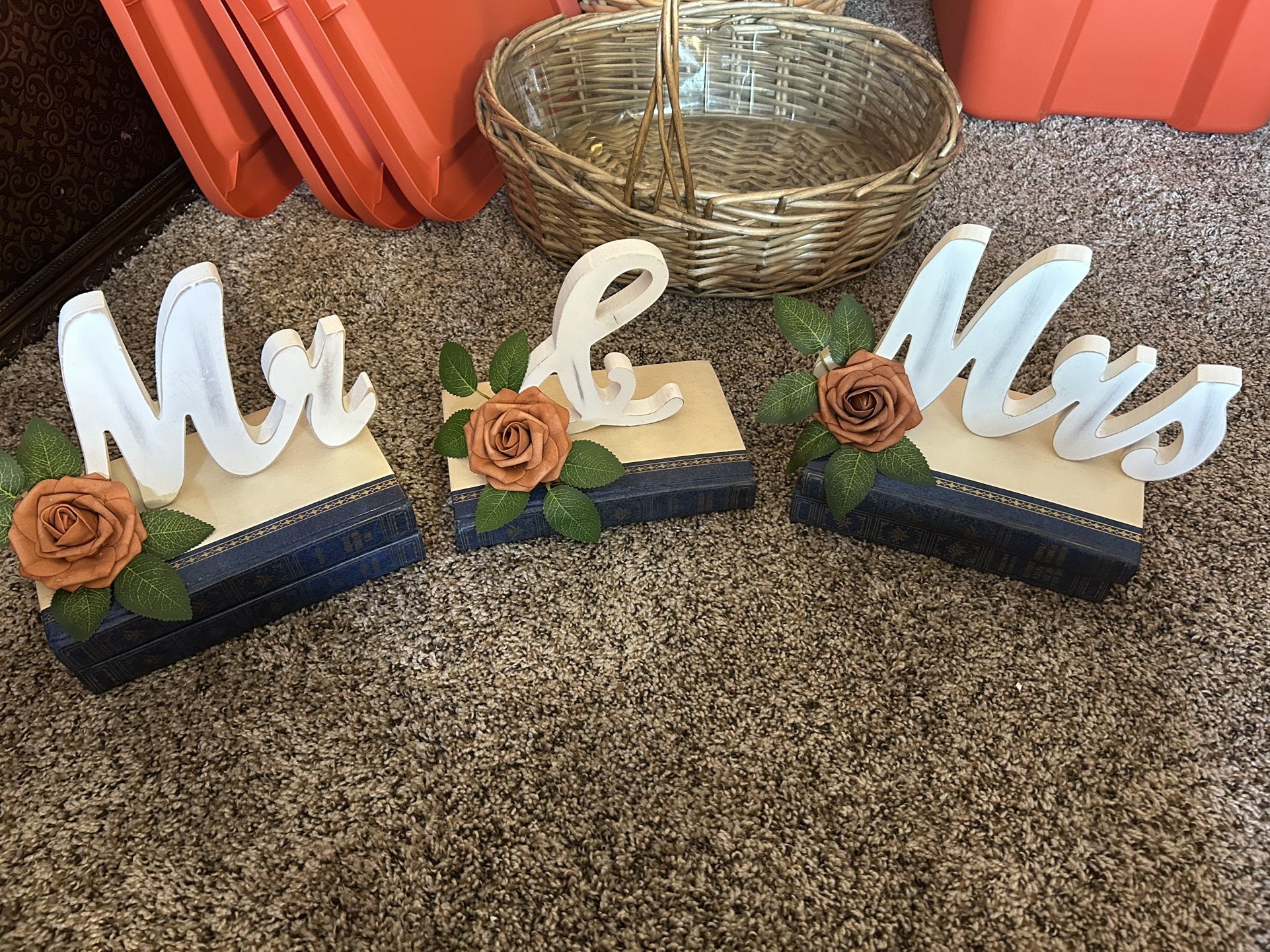 Mr & Mrs Wedding Signs