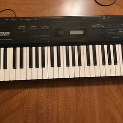 Yamaha SY22 Vintage Synth Synthesizer Keyboard